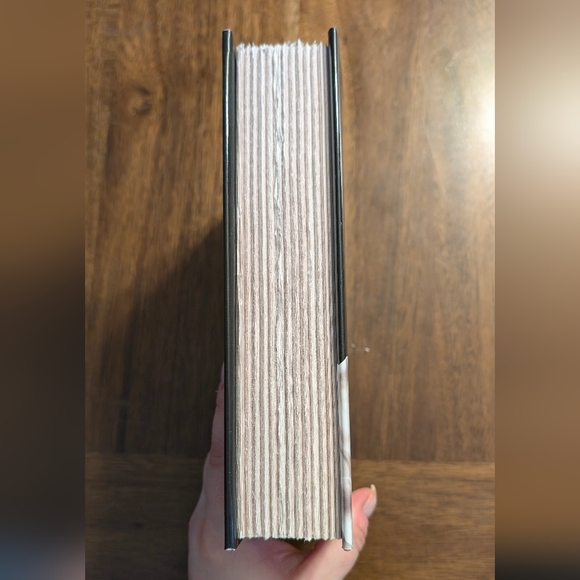 *NEW* Crave By Tracy Wolff Hardcover Book - Picture 4 of 4